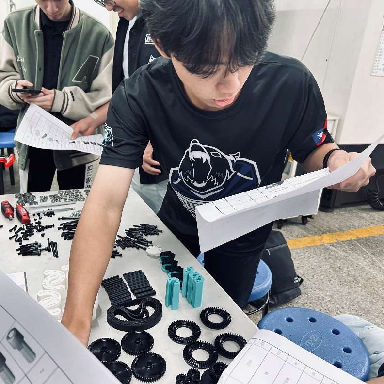 Assembling a swerve module